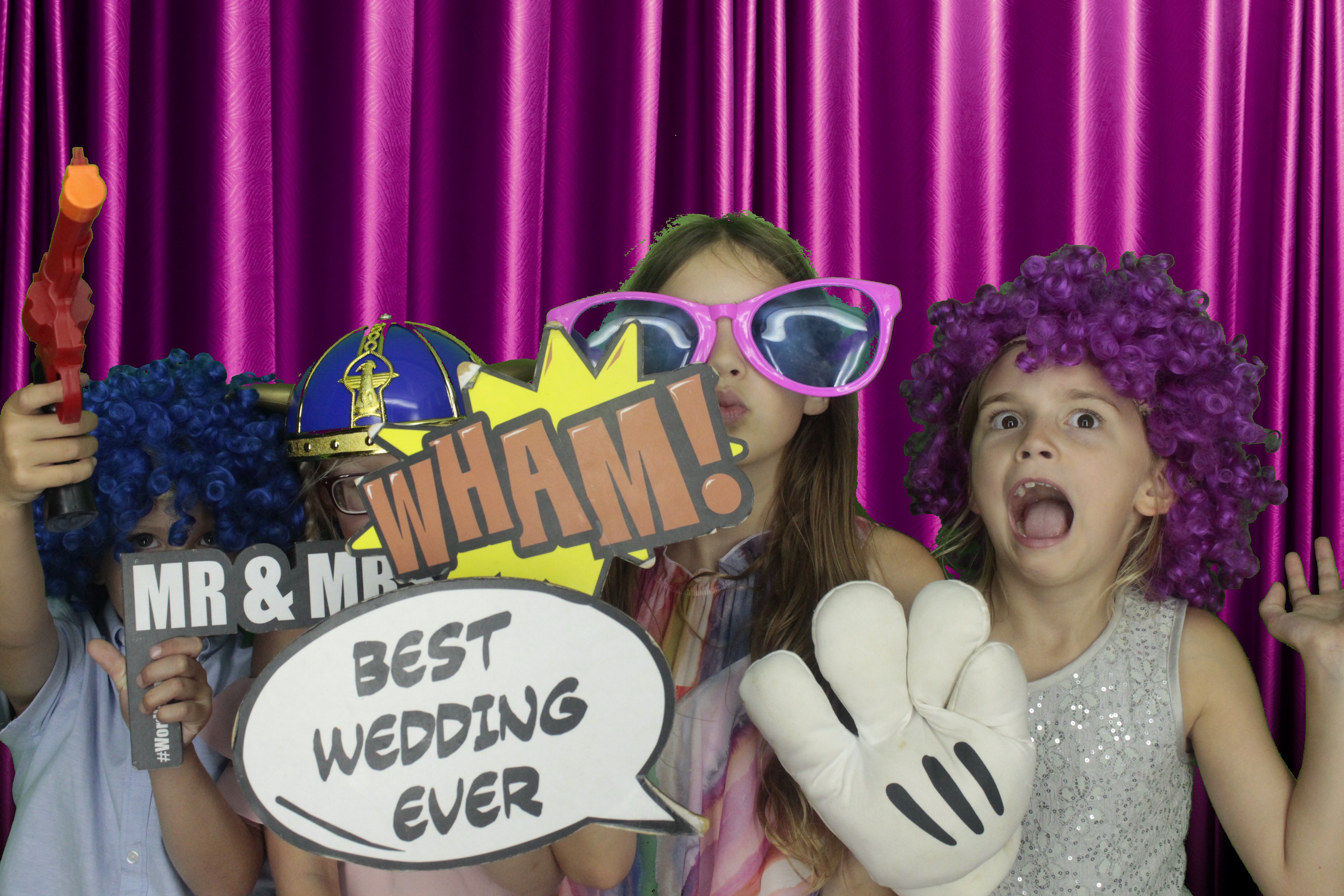 Leanne & Mike's Wedding | View more photos from the event at gallery.myphotoboothexperience.co.uk/u/MyPhotoBoothExperienceLtd/Leanne-Mikes-Wedding